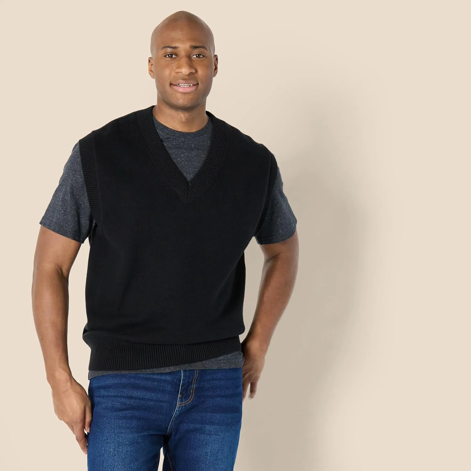 Amazon Essentials Men's Relaxed-Fit V-Neck Sweater Vest