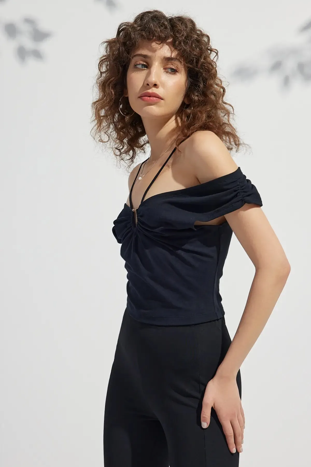 Ring Ruched Straps Off the Shoulder T Shirt
