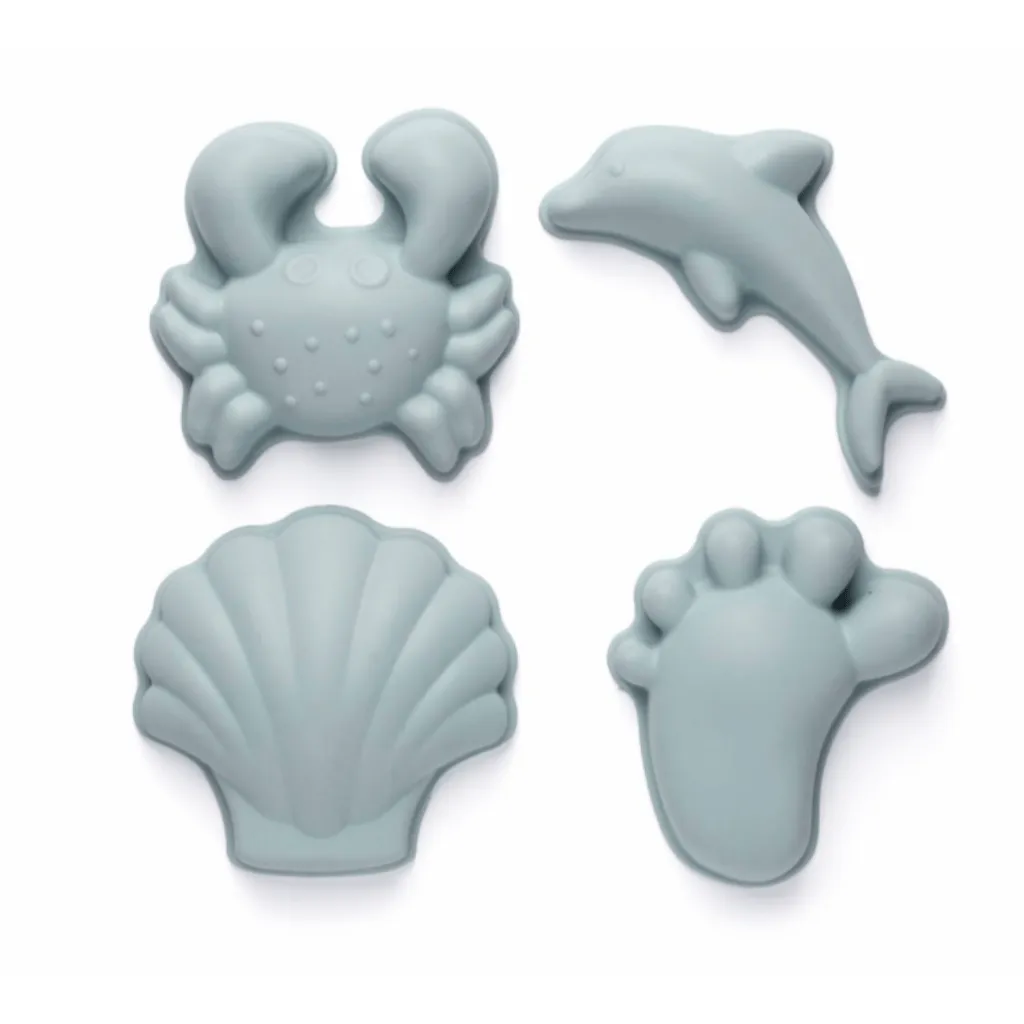Scrunch beach set with watering can
