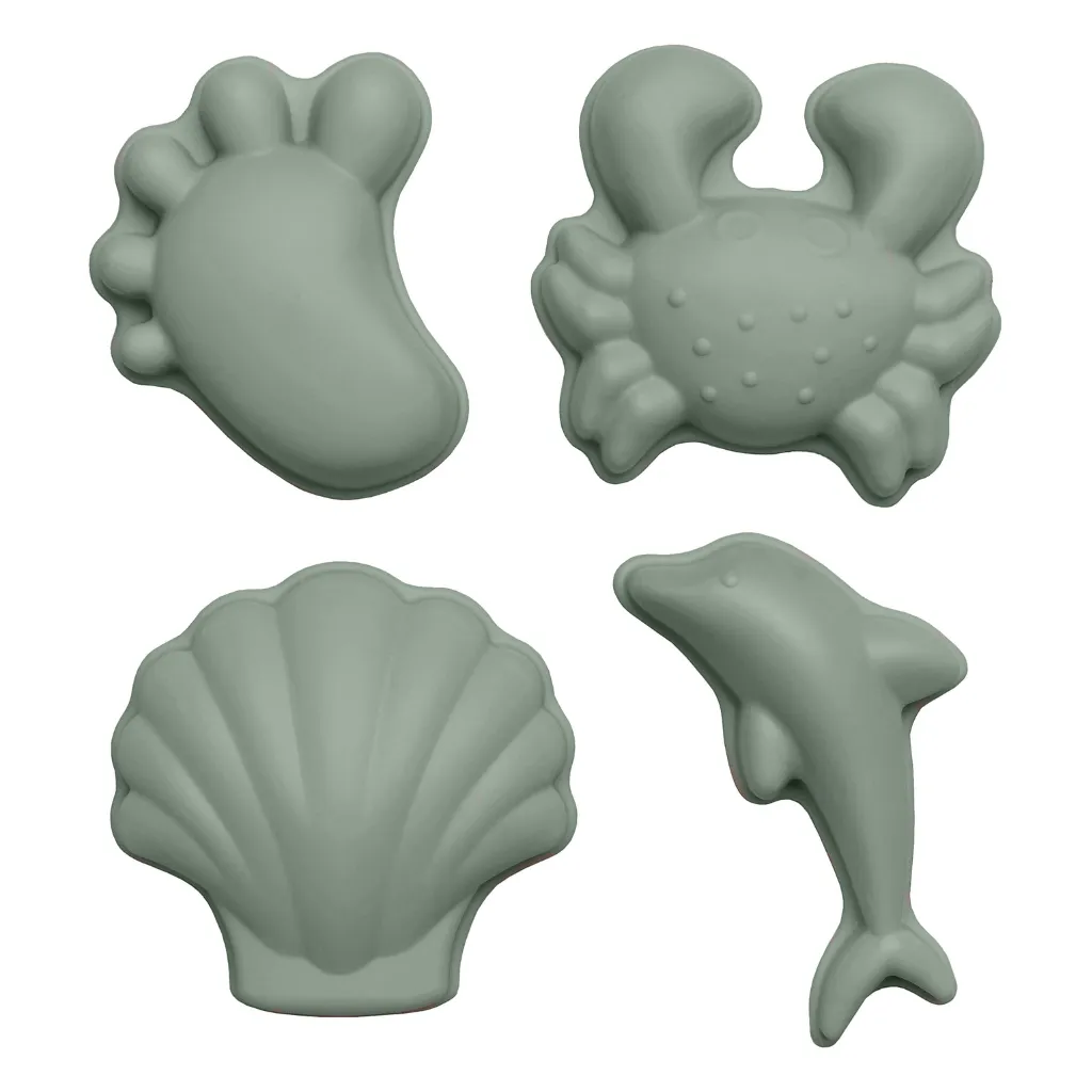 Scrunch beach set with watering can