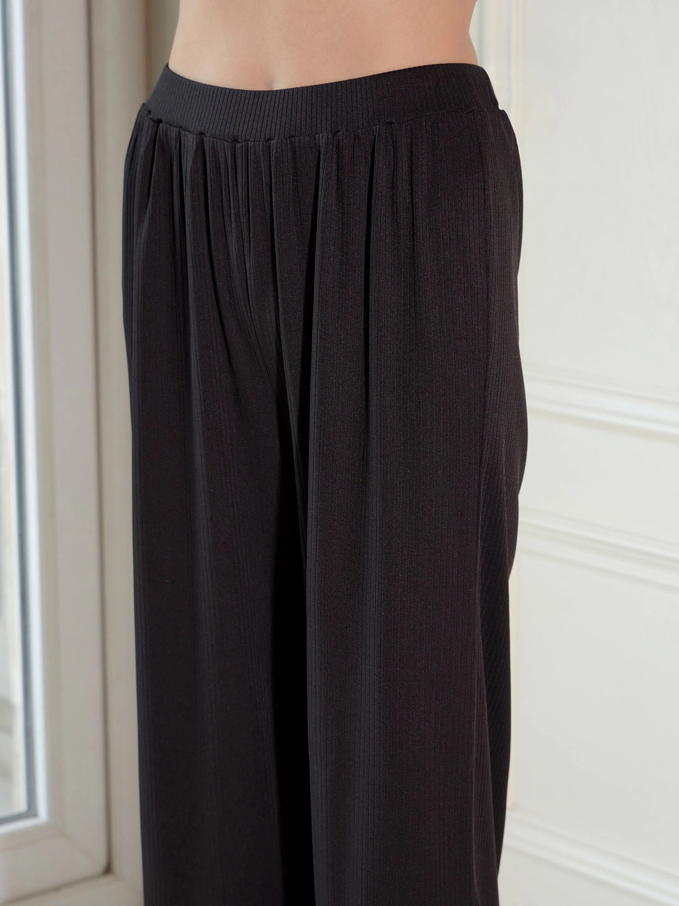 Women Black Rib Strappy Top With Pants & Longline Shrug